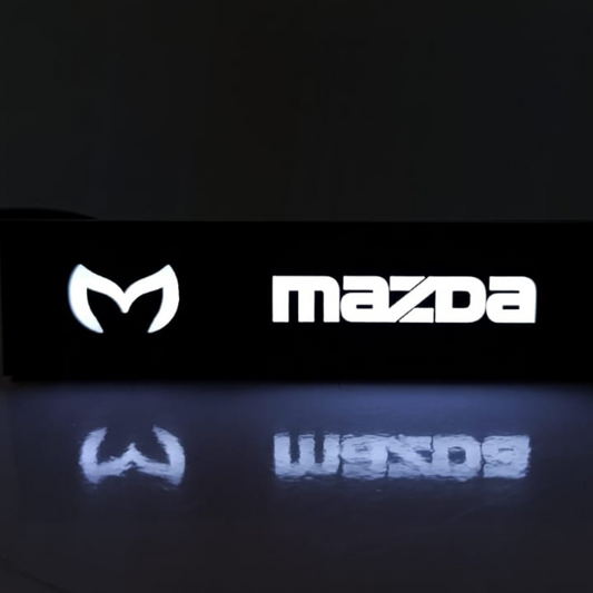 LUZ LED FRONTAL CON LOGO MARCA CARRO